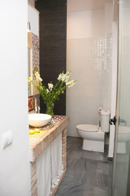 Beautiful Silent Apartment Private Parking Seville Exterior photo